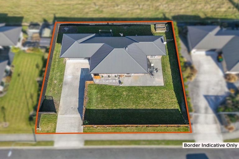 Photo of property in 15 Ruru Place, Oxford, 7430