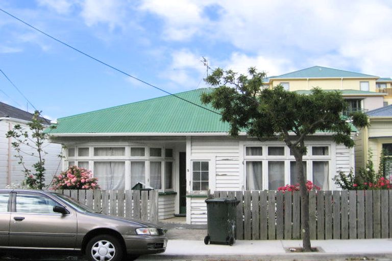 Photo of property in 5 Palm Grove, Berhampore, Wellington, 6023