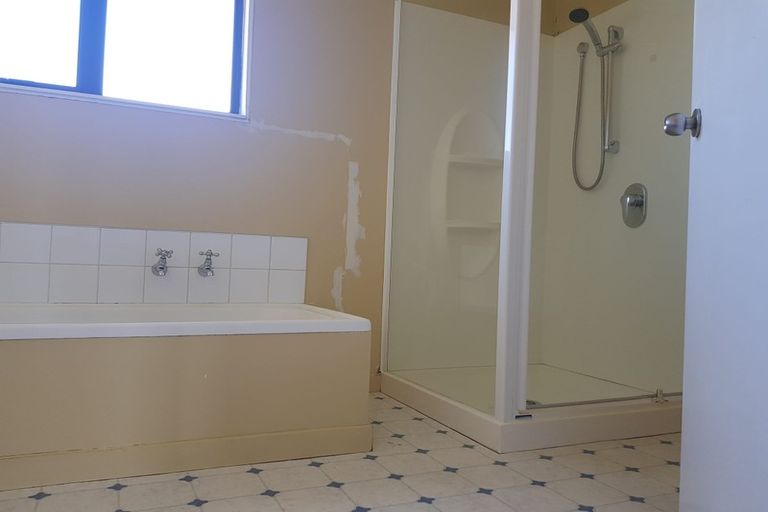 Photo of property in 17 Centennial Avenue, Riccarton, Christchurch, 8041