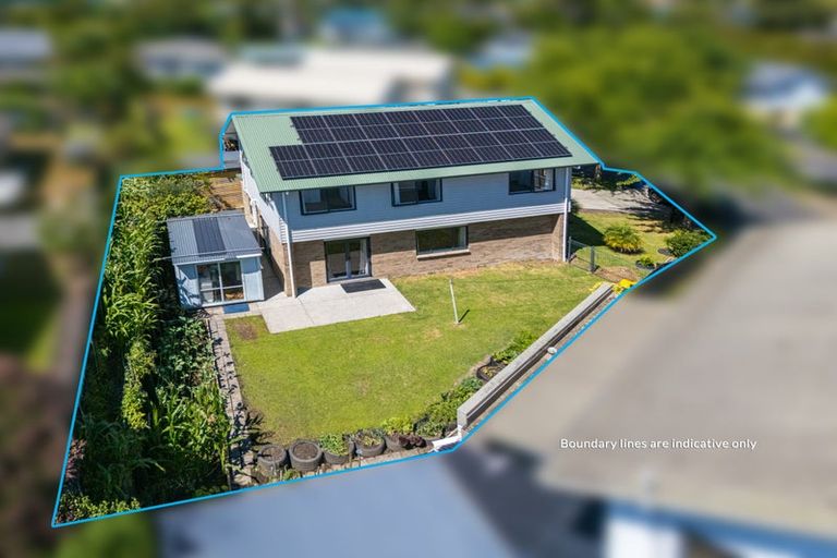 Photo of property in 16 Pyramid Place, Glen Eden, Auckland, 0602