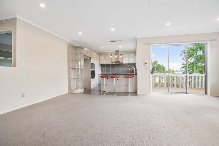 Photo of property in 13 Cape Vista Crescent, Pukekohe, 2120