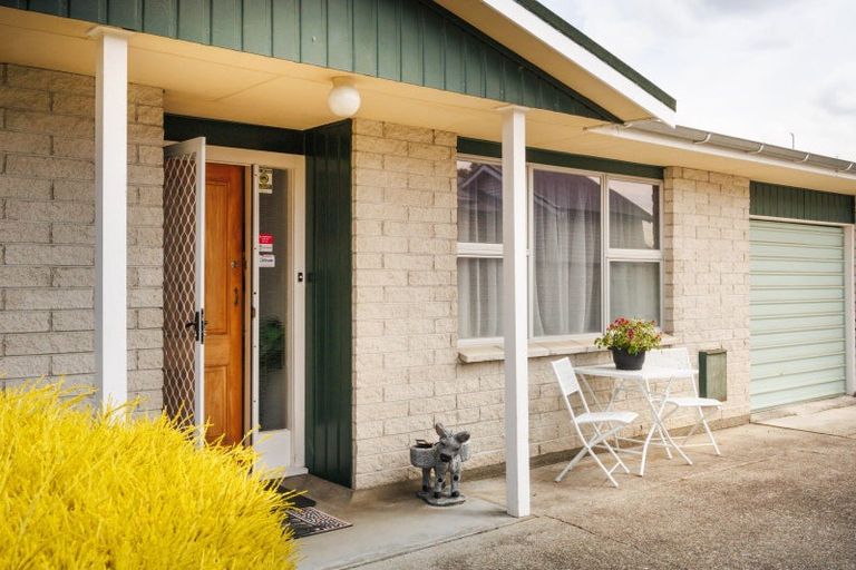 Photo of property in 16a Sandilands Street, Feilding, 4702