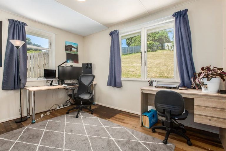 Photo of property in 9 Berkshire Grove, Cannons Creek, Porirua, 5024
