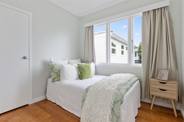 Photo of property in 1/154 Forrest Hill Road, Forrest Hill, Auckland, 0620