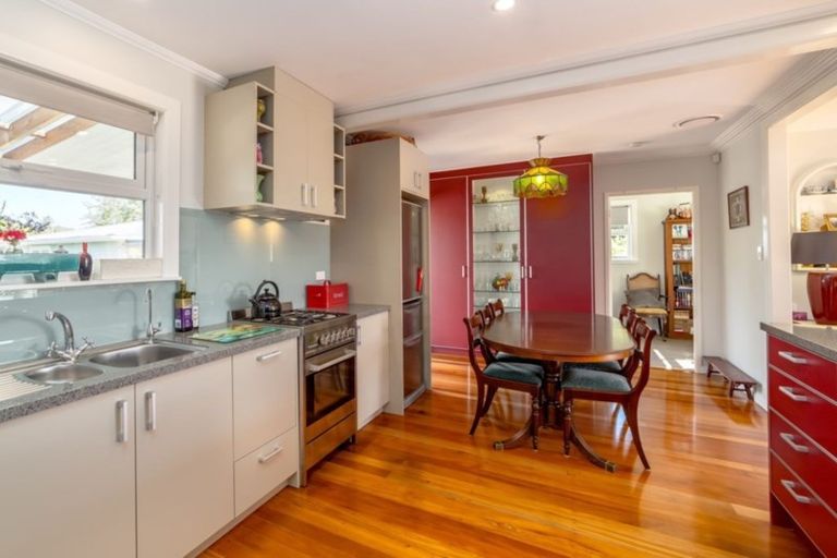 Photo of property in 22 Princess Street, Martinborough, 5711