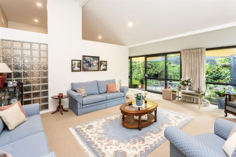 Photo of property in 11 Cricklewood Place, Avonhead, Christchurch, 8042