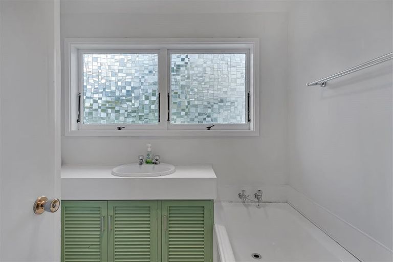 Photo of property in 16b Makora Street, Fendalton, Christchurch, 8041