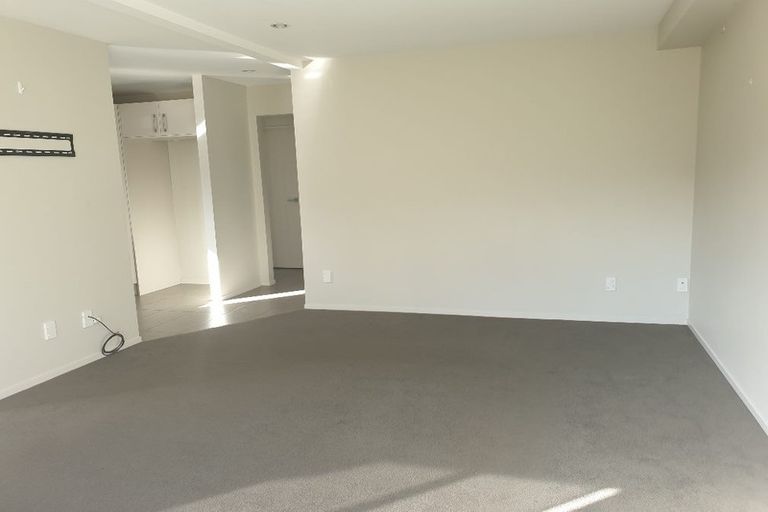 Photo of property in 45d Swanson Road, Henderson, Auckland, 0610