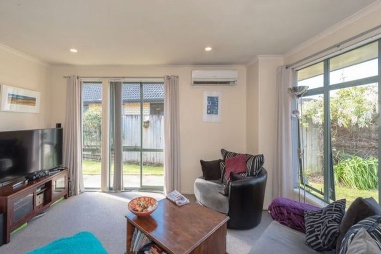 Photo of property in 5 Locksley Lane, Hamilton East, Hamilton, 3216