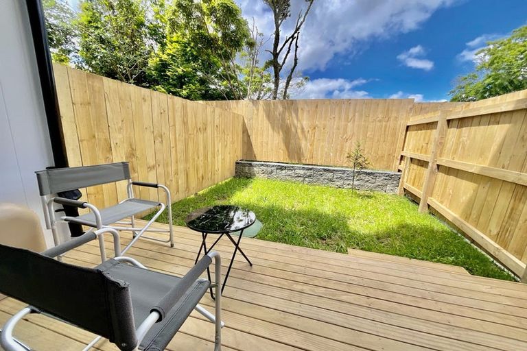 Photo of property in 4/241 Don Buck Road, Massey, Auckland, 0614