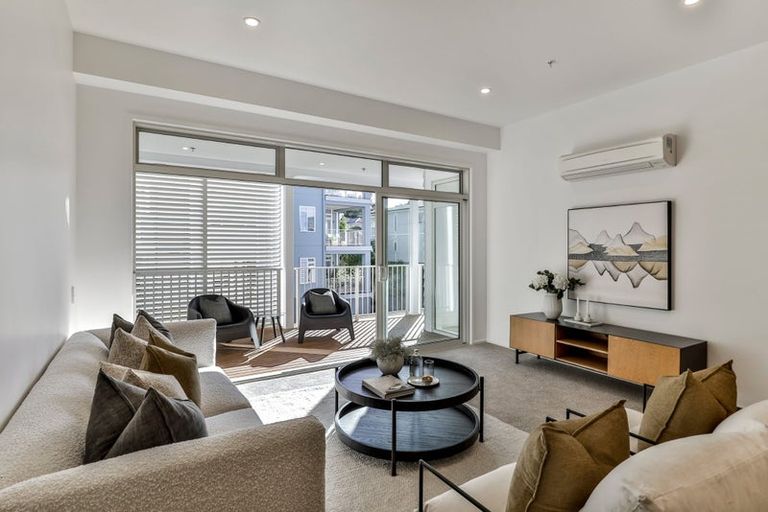 Photo of property in 135 Hibiscus Drive, Orewa, 0931