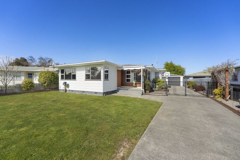 Photo of property in 26 Dunk Place, Milson, Palmerston North, 4414