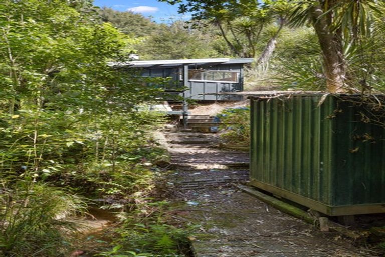 Photo of property in 26 Brick Bay Drive, Sandspit, Warkworth, 0982