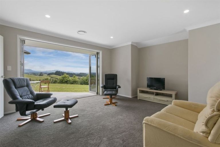 Photo of property in 202b Thompsons Track, Aongatete, 3178