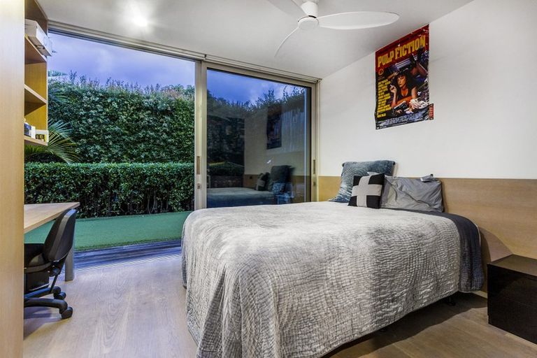 Photo of property in 21 Ocean View Road, Milford, Auckland, 0620