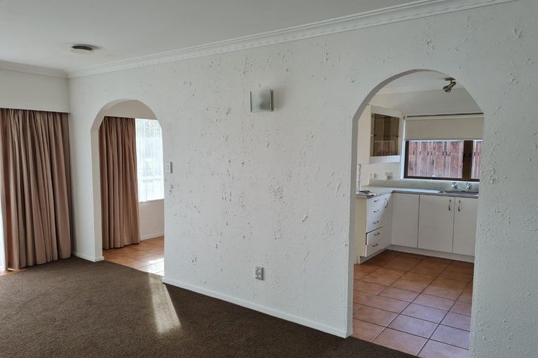 Photo of property in 2a Roys Road, Weymouth, Auckland, 2103