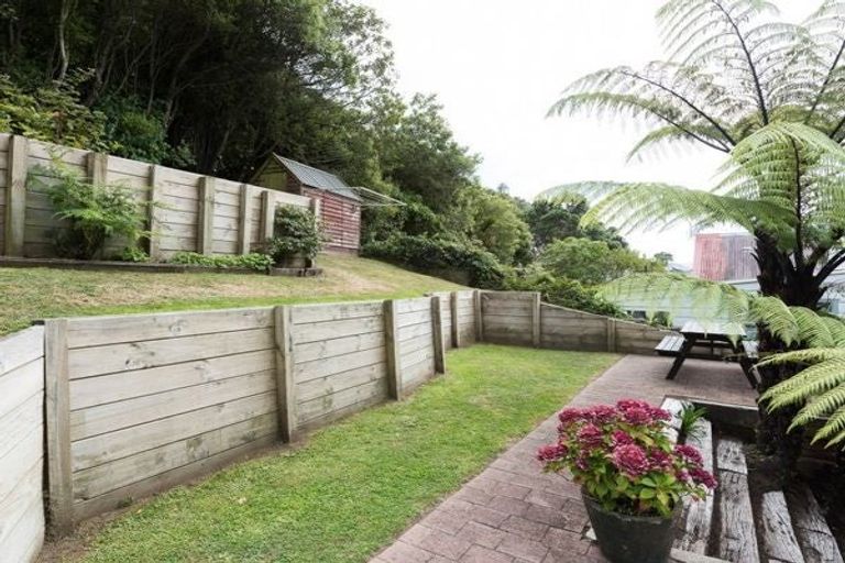 Photo of property in 23 Patanga Crescent, Thorndon, Wellington, 6011