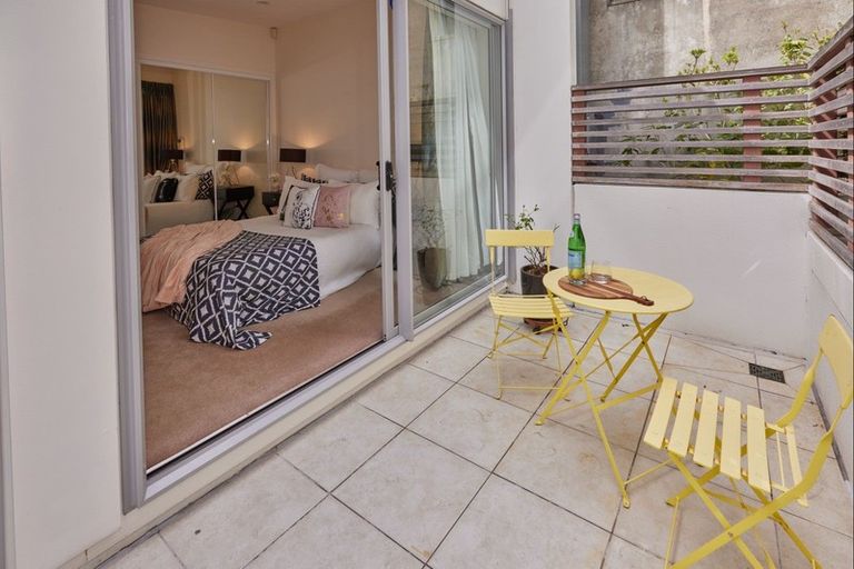 Photo of property in Sol Apartments, 28/37 Jessie Street, Te Aro, Wellington, 6011