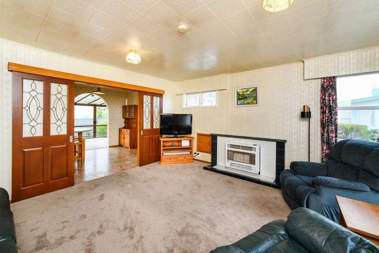 Photo of property in 12 Edwards Place, Terrace End, Palmerston North, 4410