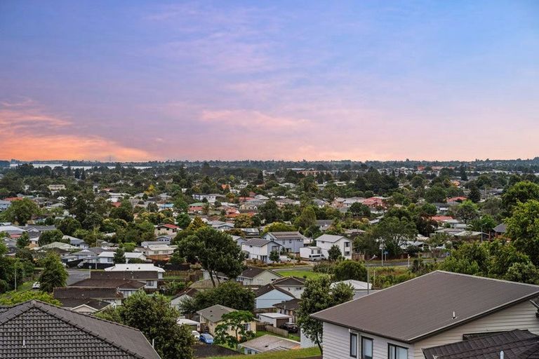 Photo of property in 110 Keri Vista Rise, Papakura, 2110