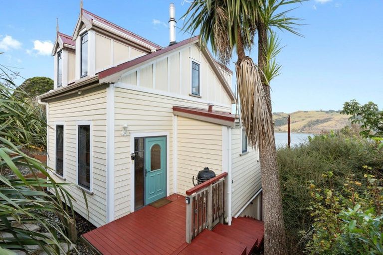 Photo of property in 2 Waireka Street, Ravensbourne, Dunedin, 9022
