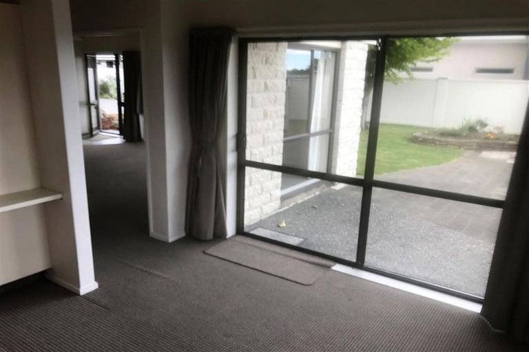 Photo of property in 2/10 Lee Road, Taradale, Napier, 4112