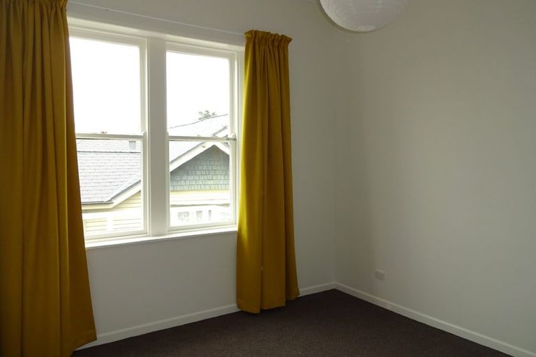 Photo of property in 73 Queens Drive, Lyall Bay, Wellington, 6022