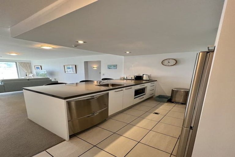 Photo of property in The Capital, 14/370 Oriental Parade, Oriental Bay, Wellington, 6011