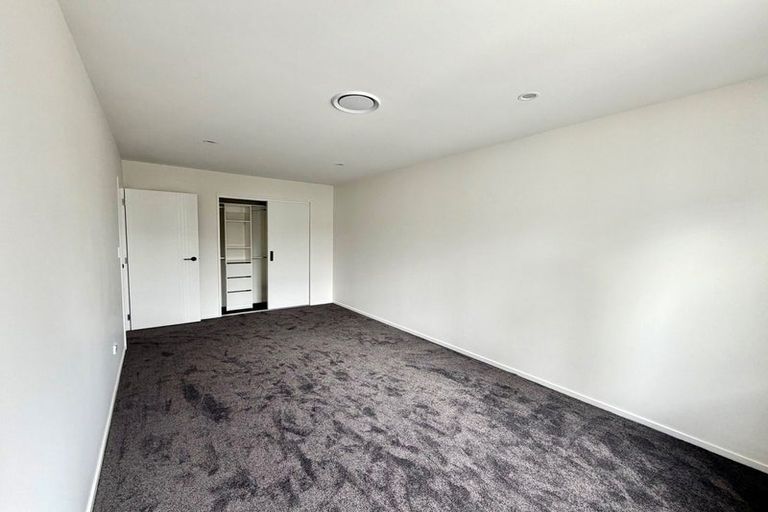 Photo of property in 17b Martin Place, Kelston, Auckland, 0602