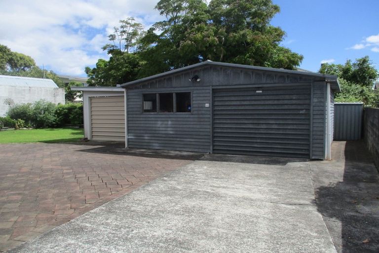 Photo of property in 3 Booker Place, Weymouth, Auckland, 2103