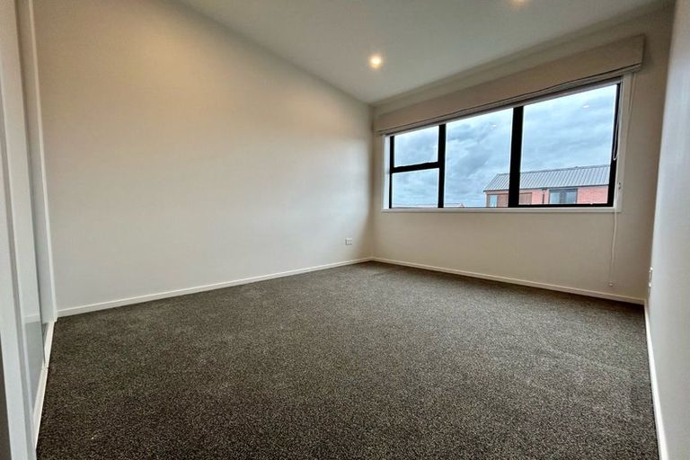 Photo of property in 74 Manarini Road, Westgate, Auckland, 0614