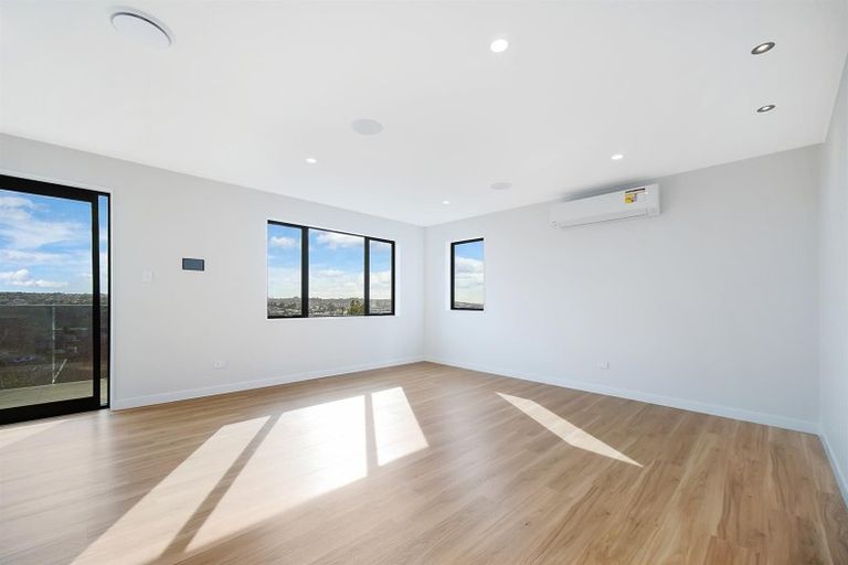 Photo of property in 126c Coronation Road, Hillcrest, Auckland, 0627