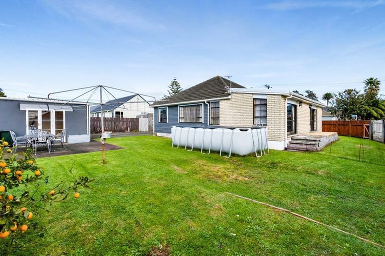 Photo of property in 1 List Street, Welbourn, New Plymouth, 4310