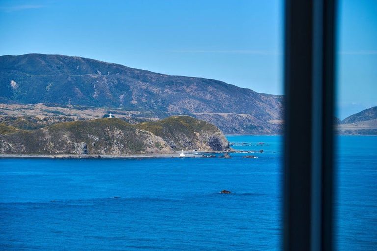 Photo of property in 25 Bowes Crescent, Strathmore Park, Wellington, 6022