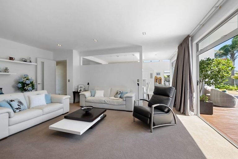 Photo of property in 3 St Andrews Parkway, Waiwhakaiho, New Plymouth, 4312