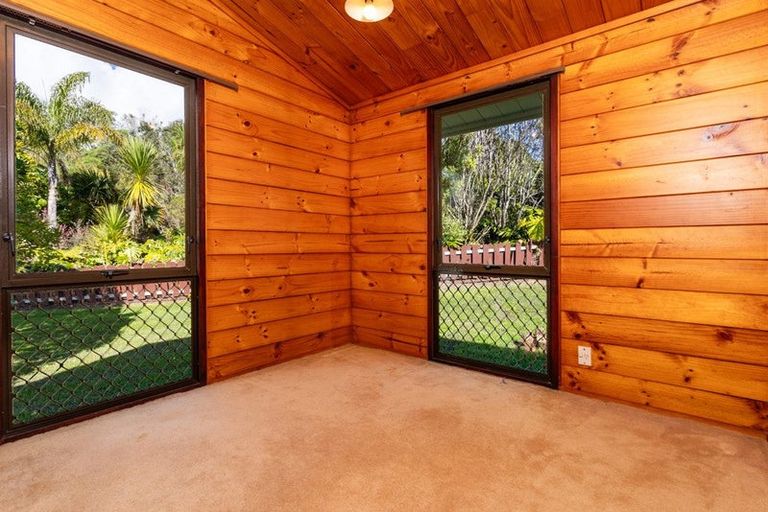 Photo of property in 13 Rautawhiri Road, Helensville, 0800