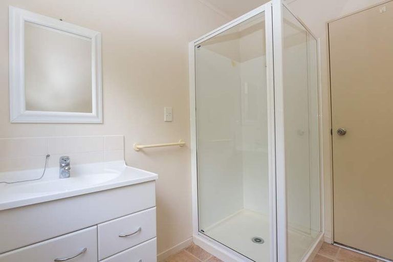 Photo of property in 11 Glastron Place, Bayview, Auckland, 0629