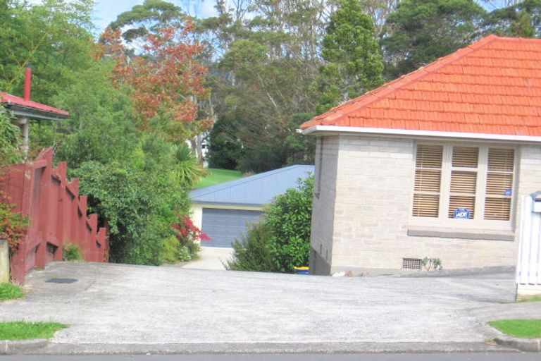 Photo of property in 9 Oates Road, Glen Eden, Auckland, 0602