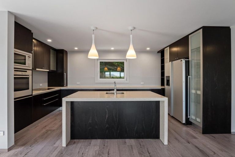 Photo of property in 160 Dyers Pass Road, Cashmere, Christchurch, 8022