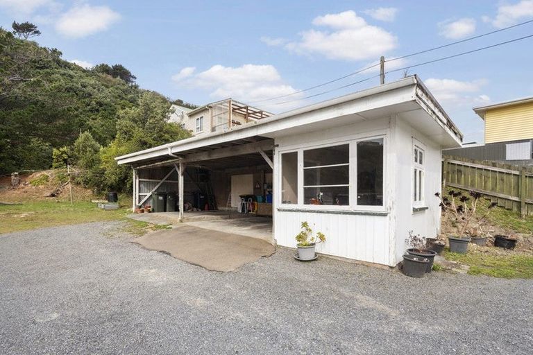 Photo of property in 50 Happy Valley Road, Owhiro Bay, Wellington, 6023