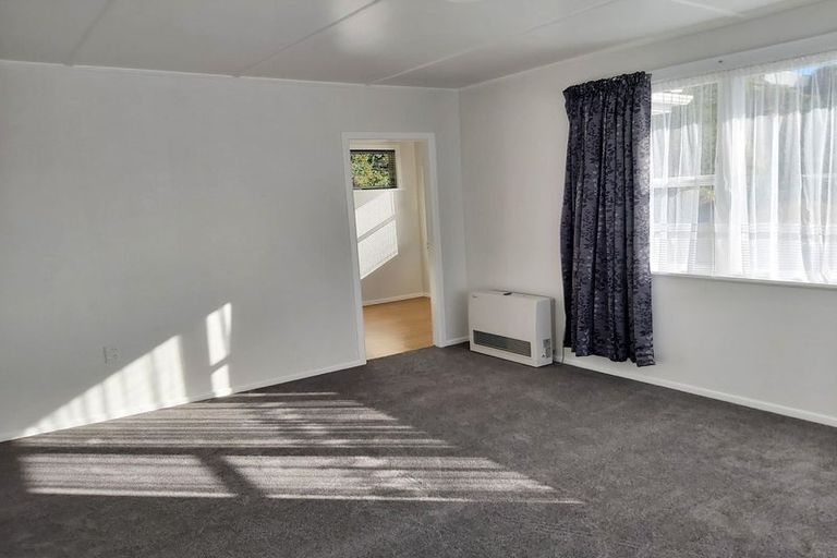 Photo of property in 98 Beazley Avenue, Paparangi, Wellington, 6037