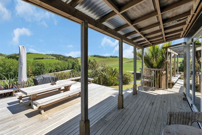 Photo of property in 1713 Matapouri Road, Matapouri, Whangarei, 0173