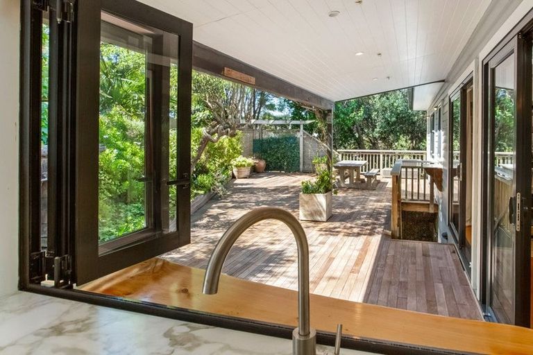 Photo of property in 40 Calais Terrace, Ostend, Waiheke Island, 1081