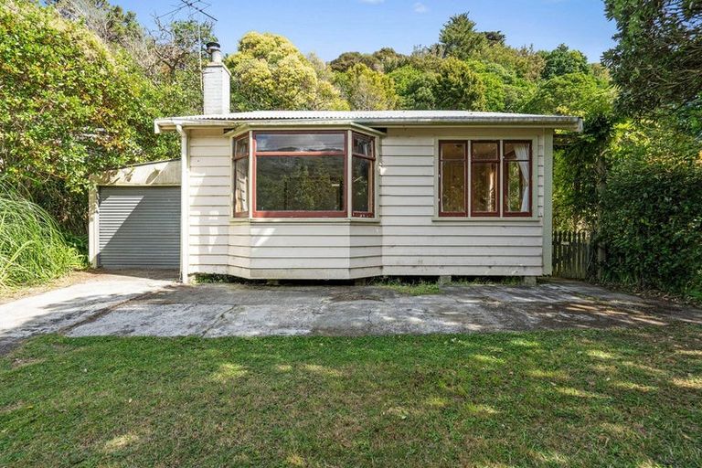 Photo of property in 59-61 Airlie Road, Plimmerton, Porirua, 5026