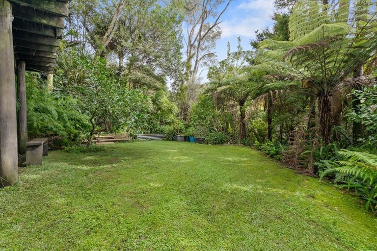 Photo of property in 185 Laingholm Drive, Laingholm, Auckland, 0604