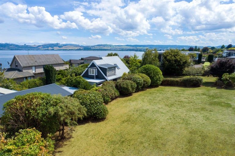 Photo of property in 16 Harvey Street, Waipahihi, Taupo, 3330