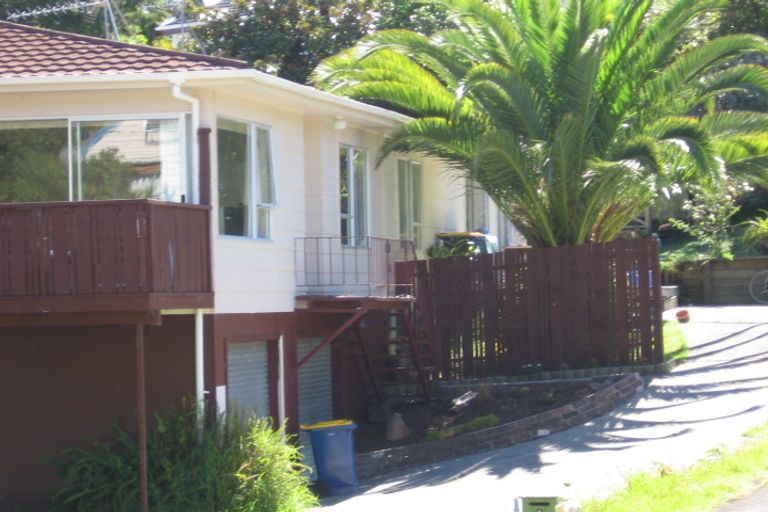 Photo of property in 2/31 Sispara Place, Beach Haven, Auckland, 0626