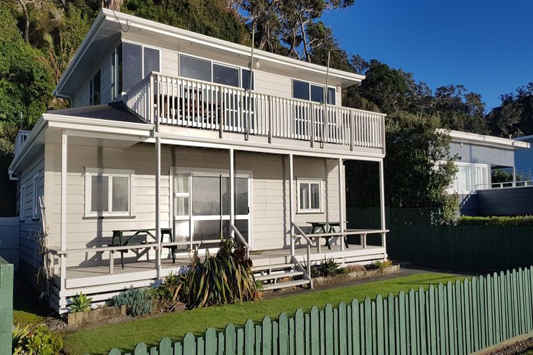 Photo of property in 159 Oakura Road, Oakura, Hikurangi, 0184