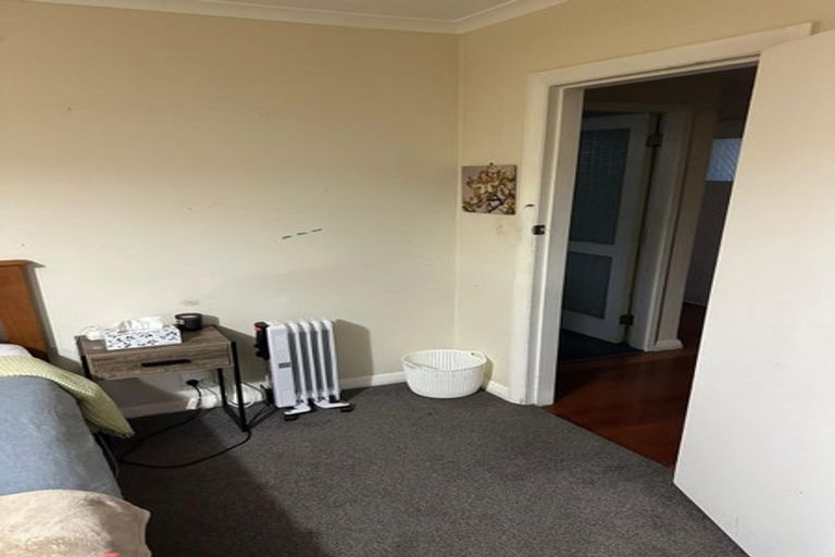 Photo of property in 19 Kiwi Crescent, Tawa, Wellington, 5028