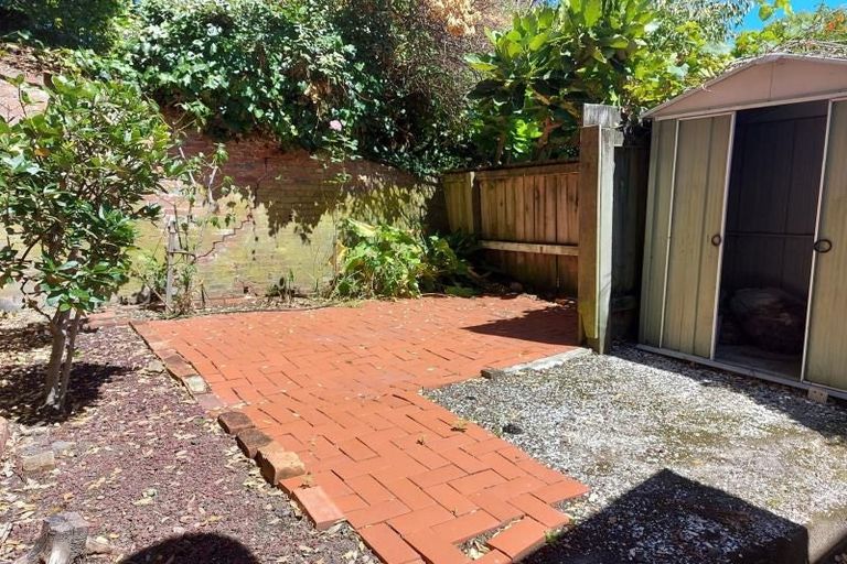 Photo of property in 140 Elizabeth Street, Mount Victoria, Wellington, 6011